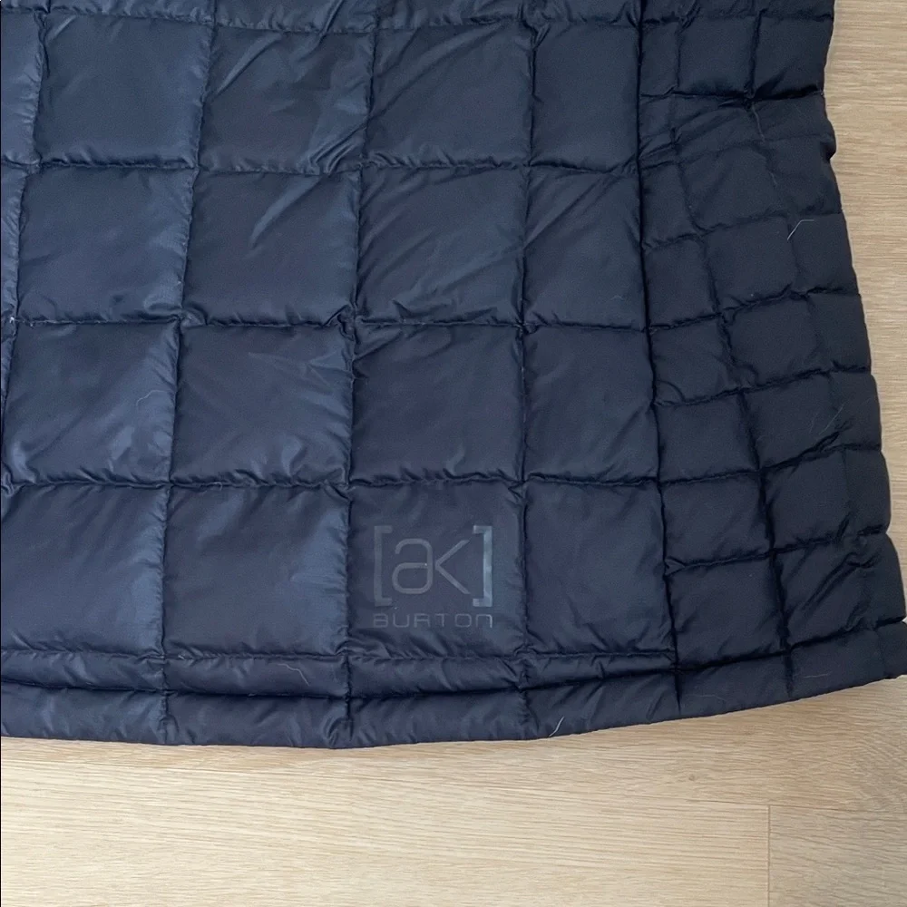 Burton AK Women’s Puffer  Dark Quilted Hooded Large Vest - Picture 7 of 9